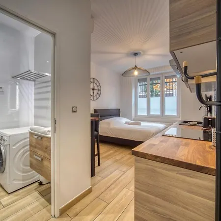 Le Felix 2, Studio Entierement Equipe Et Amenage Pour Accueillir Confortablement 2 Personnes, Tout Proche De La Gare De Sur L'avenue Felix Viallet Apartment