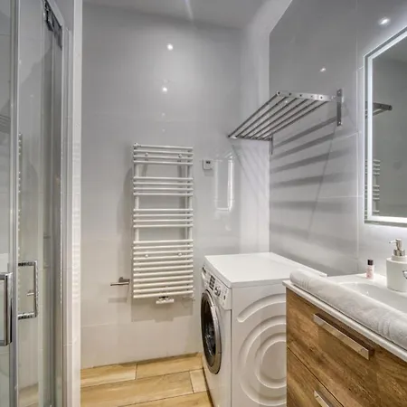 Apartment Le Felix 2, Studio Entierement Equipe Et Amenage Pour Accueillir Confortablement 2 Personnes, Tout Proche De La Gare De Sur L'avenue Felix Viallet *